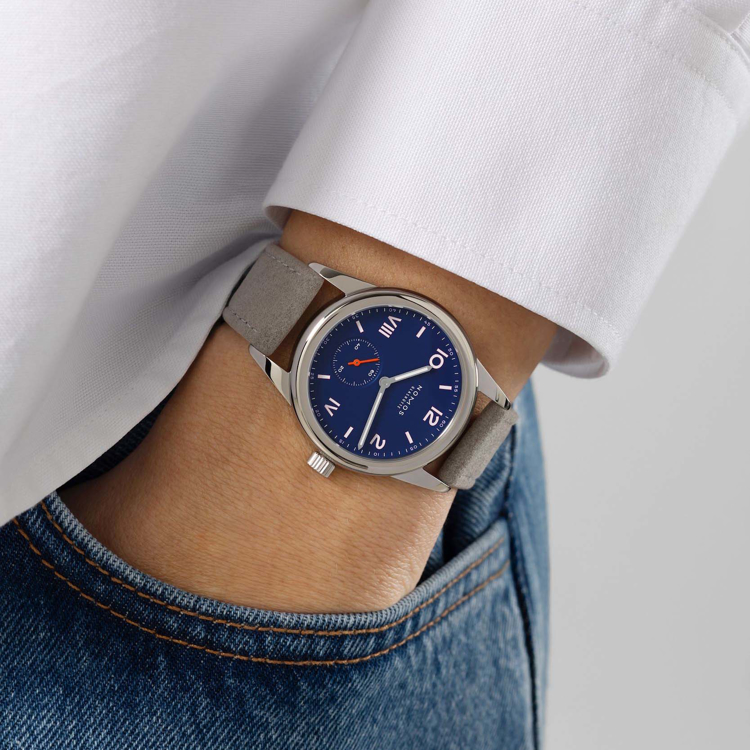 نوموس کلاب نایت اسکای 719 | Nomos Club Campus Night Sky- روی مچ