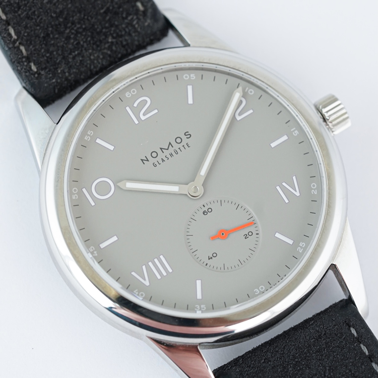 نوموس کلاب 38mm-خاکستری-کوکی-نمای کلی